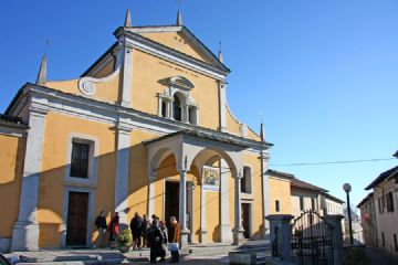 Parrocchiale dei Santi Cosma e Damiano<br>Foto di Alessandro Vecchi (CC-BY-SA)